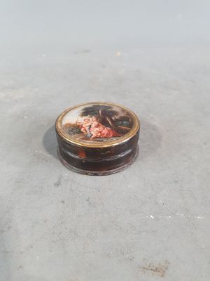 Boite en écaille à couvercle orné d'une miniature peinte fig…