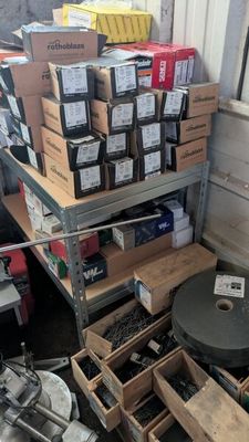 Stock comprenant : - Photo 1