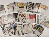 beaucoup de cartes sur la table