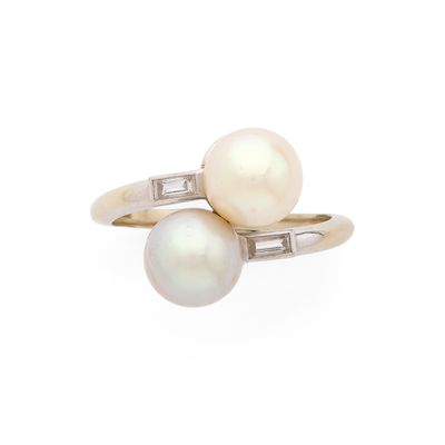 BAGUE TOI & MOI retenant deux perles (une blanche et une gri…