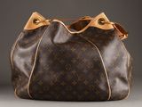 louis vuitton monogramet bucket bag