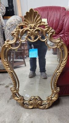 1 miroir de style Rocaille en bois doré (100 x 61 cm)