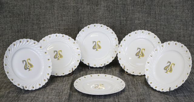 HAVILAND, Limoges - Suite de 6 assiettes plates en porcelaine, dé...