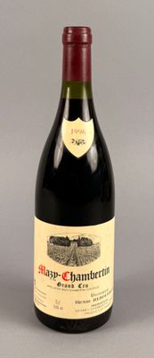 une bouteille de vin posée sur une table
