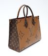 LOUIS VUITTON
Grand modèle « Onthego »
Sac à main en toile Monogr...