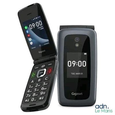 deux téléphones portables placés l'un à côté de l'autre