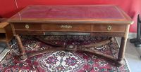 Bureau plat acajou à entretoise style Empire dessus verre (L…