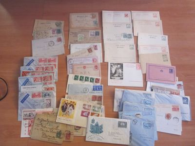 Une pochette avec des lettres et des entiers postaux divers … - Photo 1