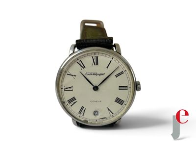Gros plan sur une montre avec des chiffres romains