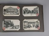 plusieurs anciennes cartes postales représentant différents bâtiments et des passants dans une rue de la ville
