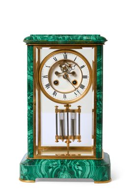 Pendule de cheminée à sonnerie au passage des heures et demi…