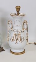 Lot de (x2) anciennes lampes à pétrole en porcelaine, l'une … (photo 3)
