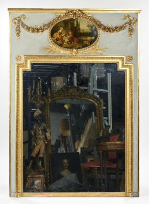 une image représentant un miroir avec un cadre doré sur lequel est peinte une peinture
