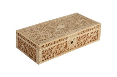 image d'une boîte en bois sur fond blanc