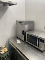 - Lot comprenant Four micro-ondes Sharp et Chauffe-assiettes… (photo 2)