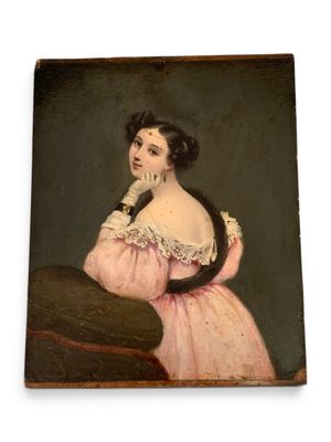 un vieux tableau représentant une femme en robe rose, assise sur une chaise