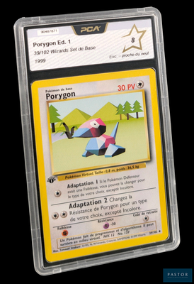 gros plan d'une carte pokemon dans un étui en plastique