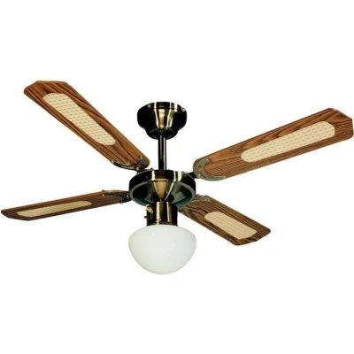 un gros plan d'un ventilateur de plafond équipé d'une lampe