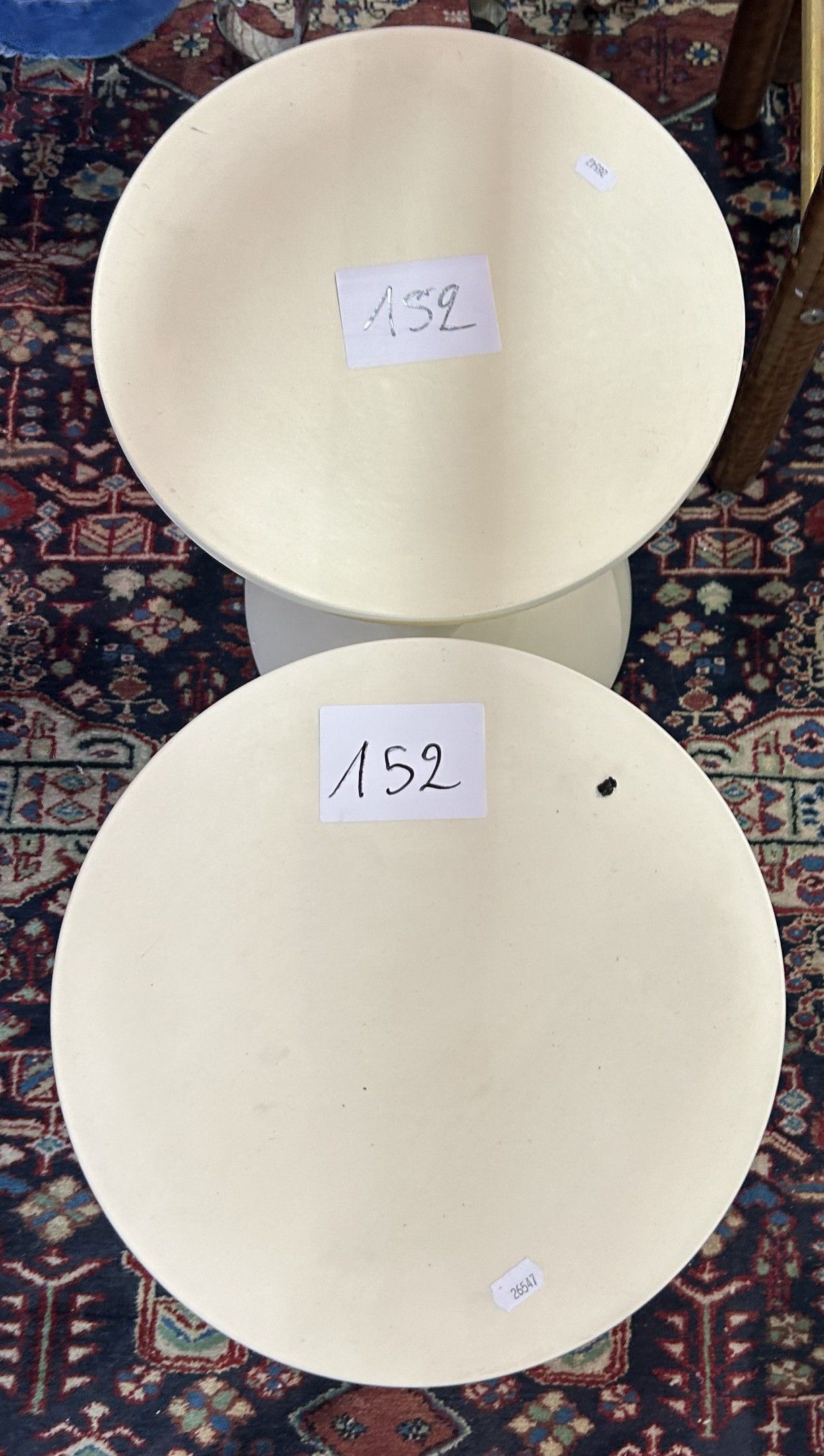 Réunion de deux TABOURETS diabolo d'après le modèle Prince A…