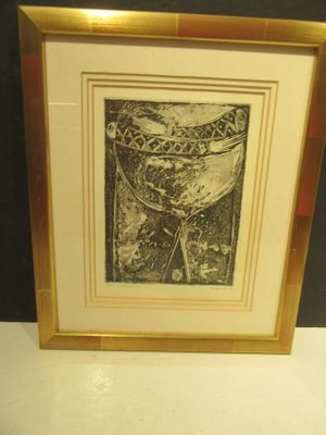 a picture of a picture of a giraffe in a gold frame