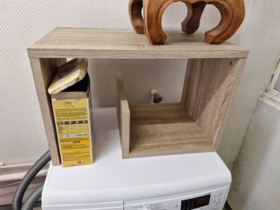 Table basse en mélaminé clair DOSSIER 10 : COIFFEUR