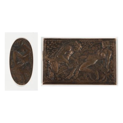 une paire de plaques en bronze représentant un homme et un chien