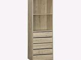 une image représentant une grande armoire en bois à tiroirs
