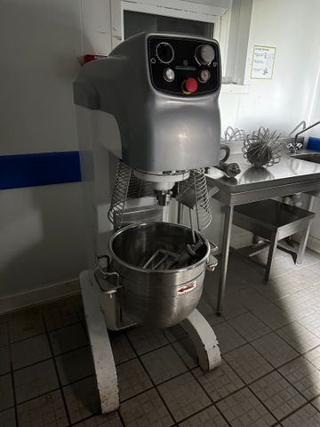 Batteur FRANSTAL MX40P avec ses trois accessoires, de 2012, 2,2 k...