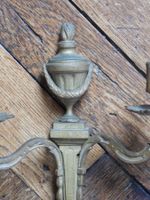 DEUX PAIRES D'APPLIQUES à deux bras de lumière en bronze de … (photo 3)