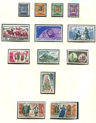 une image représentant une collection de timbres aux motifs variés