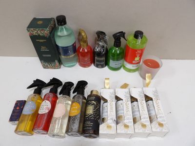de nombreux parfums différents sur la table