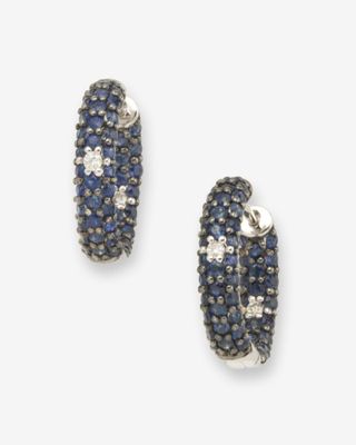 une paire de boucles d'oreilles créoles en saphir et diamants