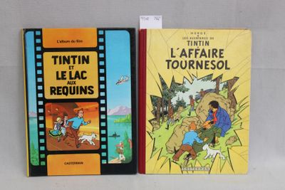deux livres posés l'un à côté de l'autre sur une table