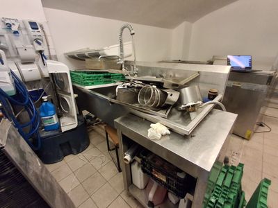 Bac de plonge inox à douchette 1 bac L. 214 cm (sans pieds)