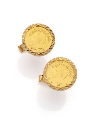 une paire de boucles d'oreilles « Sovereign » en or 18 carats