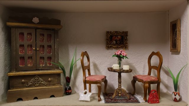 Diorama. Composition miniature, dans une vitrine en bois, vitre e...