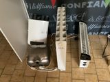 de nombreux appareils électroménagers posés à même le sol