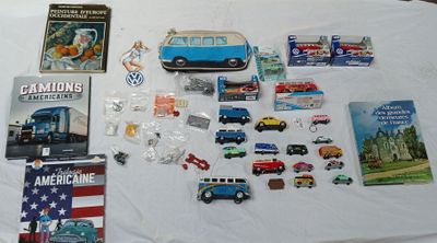 Lot de petites voitures de collection van et livres