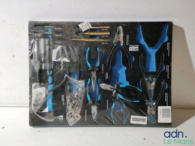 une photo d'un ensemble d'outils dans une boîte