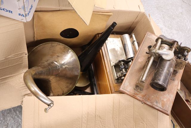  2 Phonographes à cylindre, et lot de cylindres