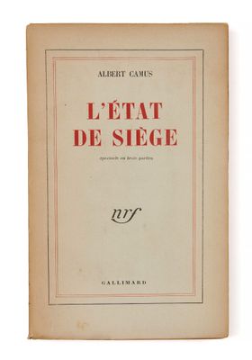 la couverture d'un livre sur laquelle figurent des lettres rouges