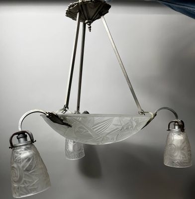NOVERDY FRANCE, Lustre à 3 bras de lumière Art déco en verre…