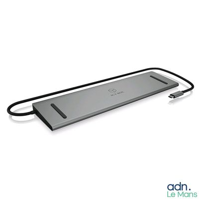 une image représentant un téléphone portable relié à un câble de recharge