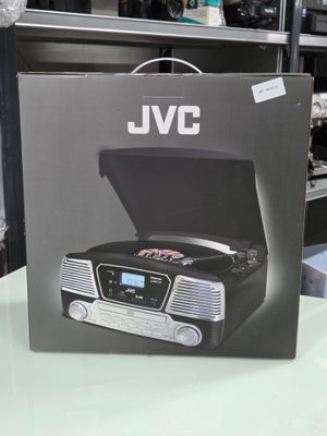 une boîte contenant un lecteur CD, posée sur une table