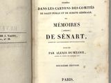 un livre sur lequel est collée une étiquette portant l'inscription « revelationss »