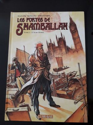 la couverture d'une bande dessinée sur laquelle figure l'image d'un homme dans un bateau