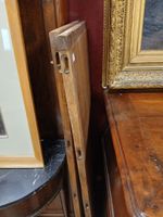 VENTE VOL : Une table ovale à abattant, munie de six pieds, … (photo 2)