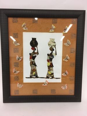 Composition avec des ailes de papillon représentant des femm… - Photo 1