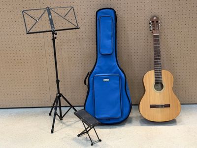 ORTEGA Guitare sèche modèle RST5M avec housse, lutrin et pie…
