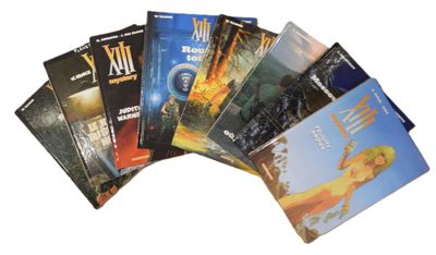 un grand nombre de livres posés sur une table